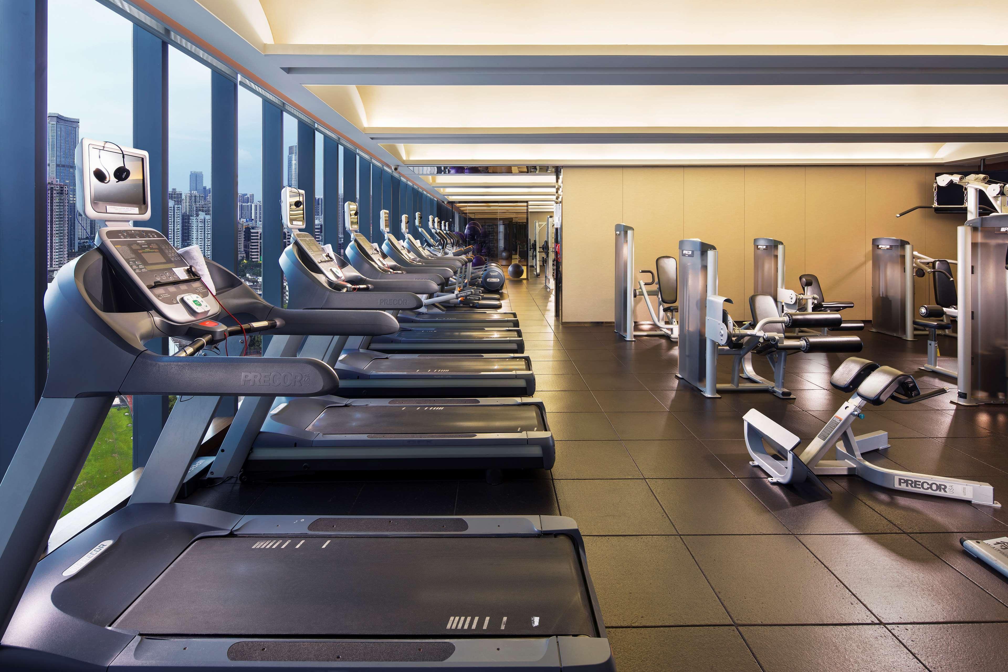 فندق هيلتون قوانغتشو تيانهي المظهر الخارجي الصورة The gym at the hotel
