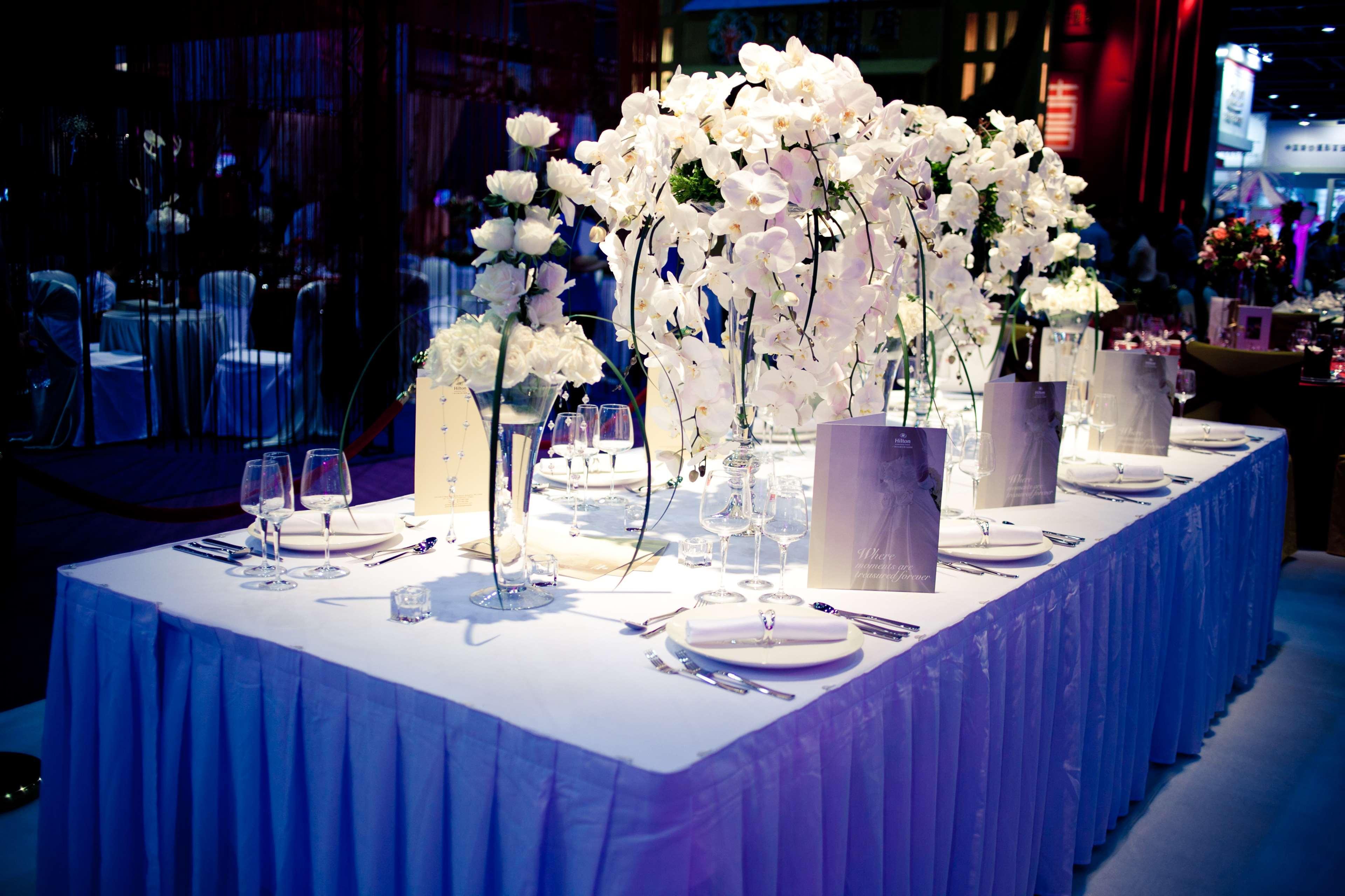 فندق هيلتون قوانغتشو تيانهي المظهر الخارجي الصورة A table set for a formal dinner