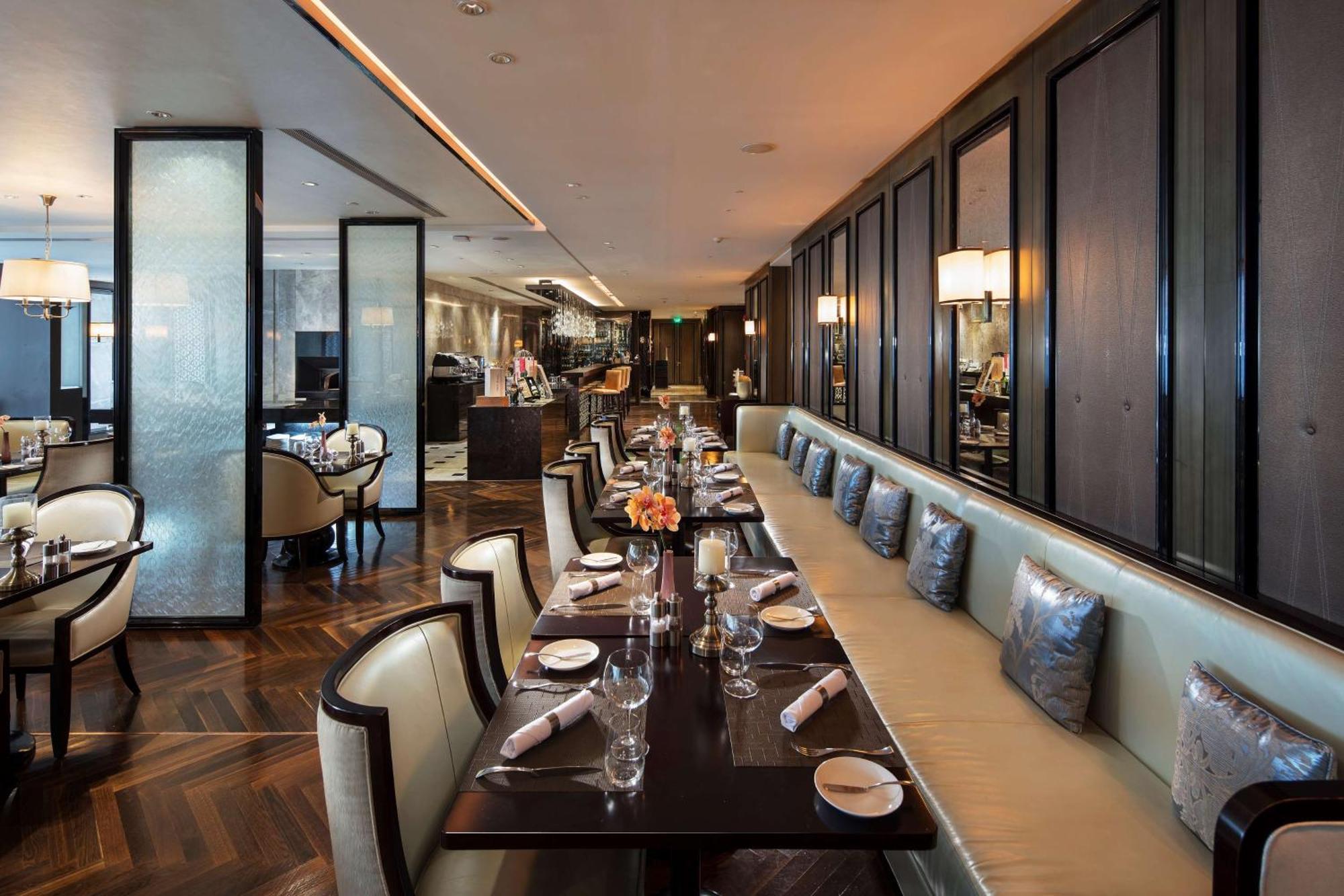 فندق هيلتون قوانغتشو تيانهي المظهر الخارجي الصورة The restaurant at The Dorchester